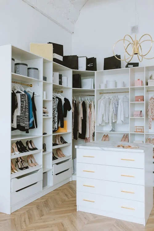 Tips on How to Build Your Capsule Wardrobe with Ease Today!